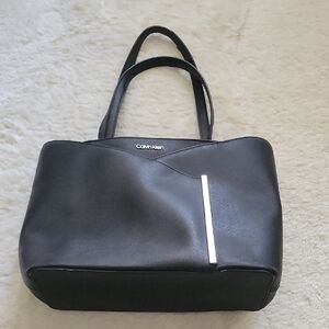 Calvin Klein Black Modern Tote Bag with Structured Design